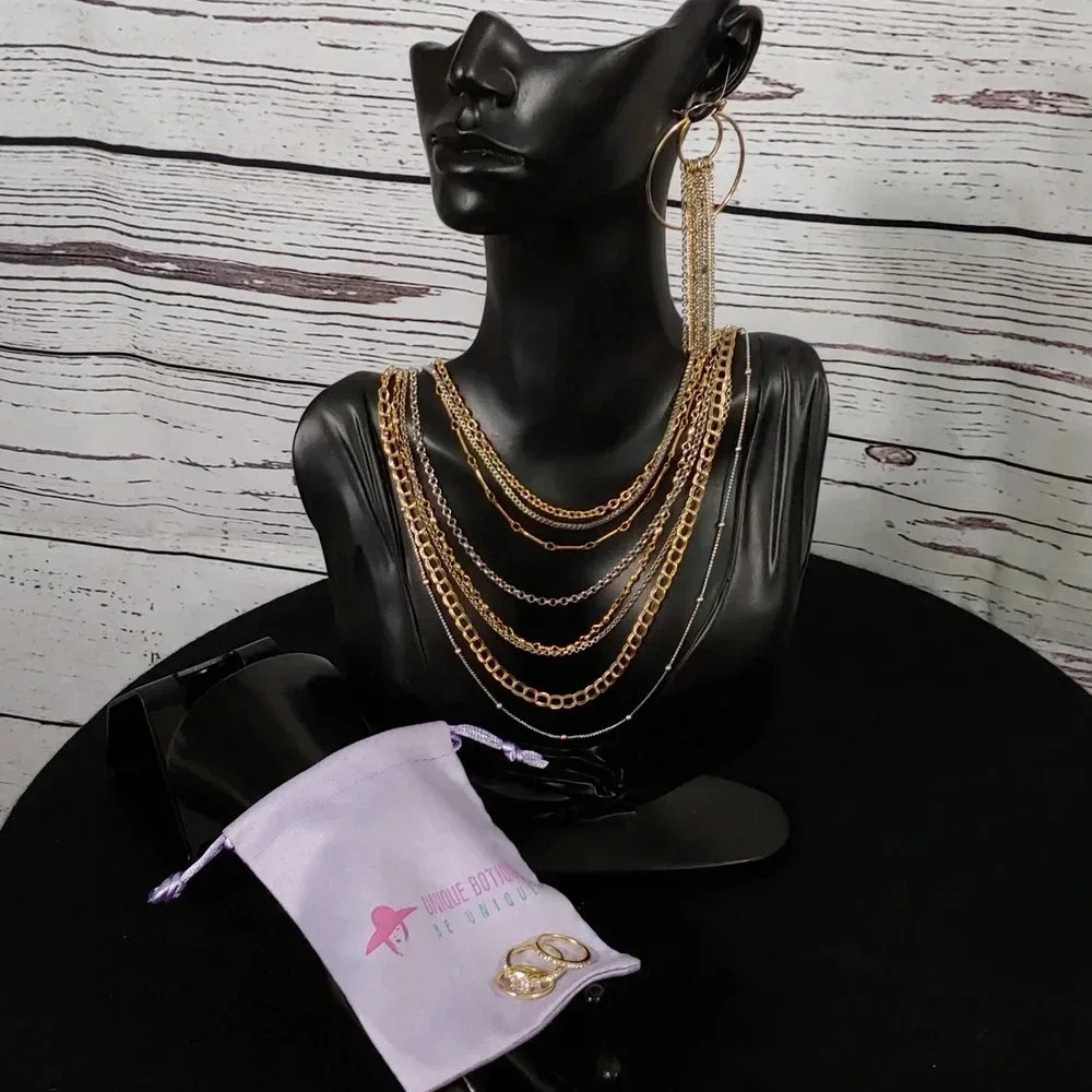 Necklace and earring set